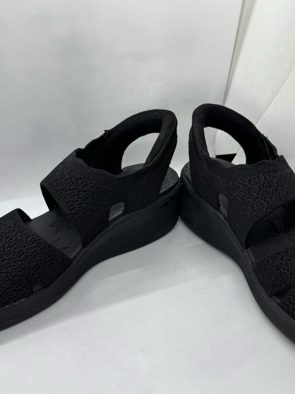 Skechers Slip-ins_Pier Lite Flex Washable Sandals in Black Size 8 - Picture 4 of 10